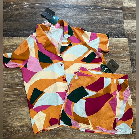 Le Lis Skirt Set - Picture 7 of 8